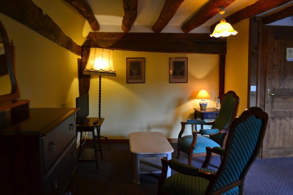 Les Trois Cheminees Chambres D'Hotes Livarot-Pays-d'Auge Exteriör bild