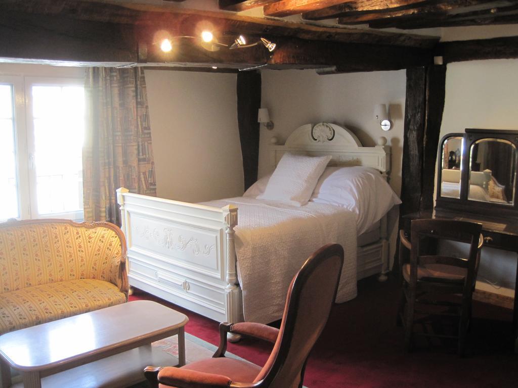 Les Trois Cheminees Chambres D'Hotes Livarot-Pays-d'Auge Exteriör bild