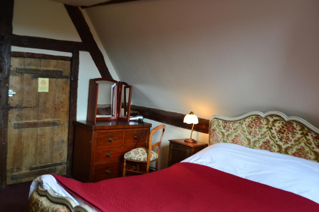 Les Trois Cheminees Chambres D'Hotes Livarot-Pays-d'Auge Exteriör bild