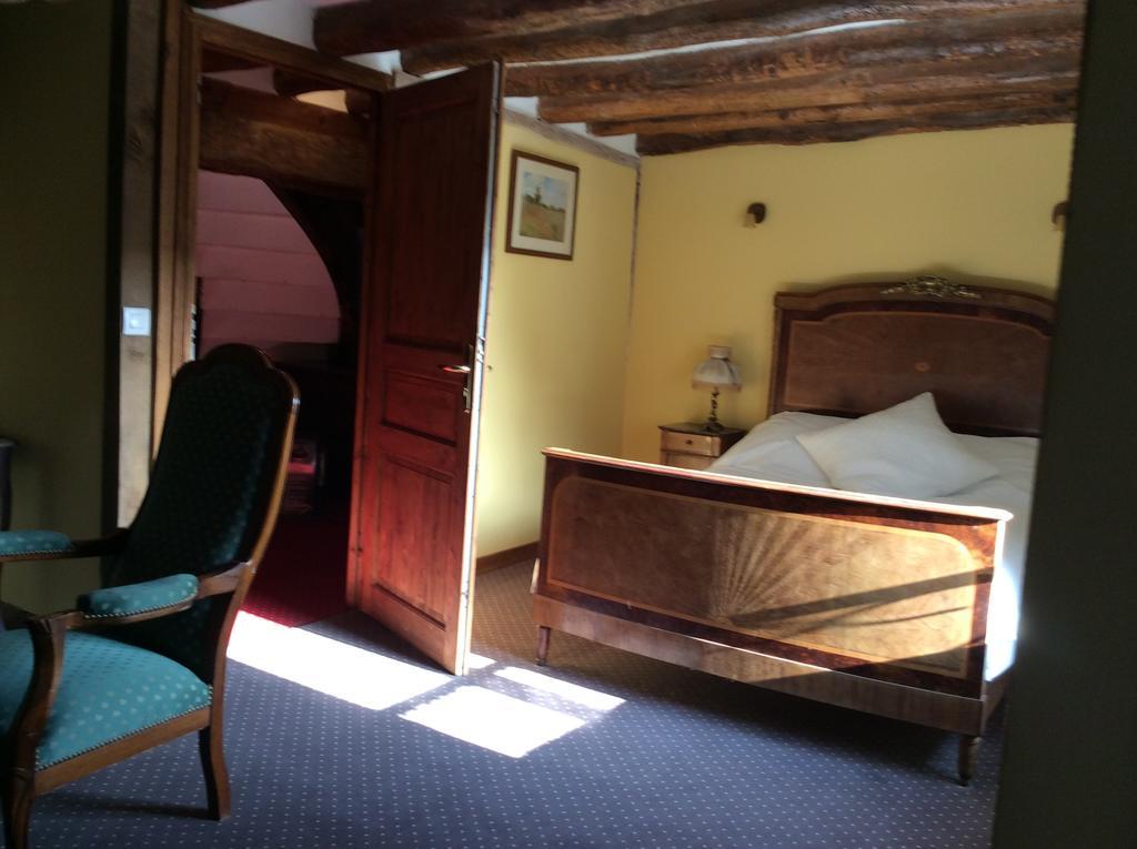 Les Trois Cheminees Chambres D'Hotes Livarot-Pays-d'Auge Exteriör bild