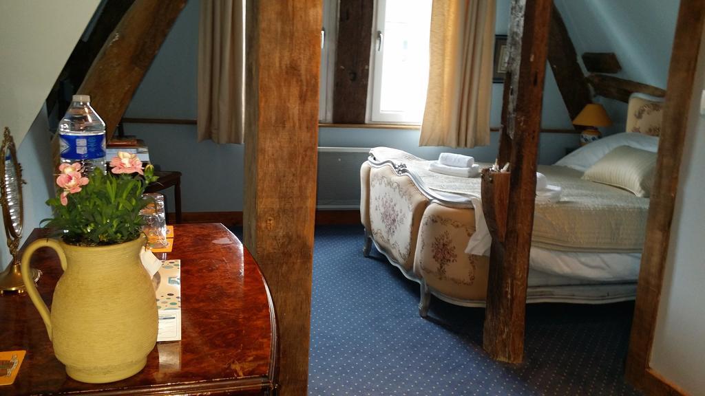 Les Trois Cheminees Chambres D'Hotes Livarot-Pays-d'Auge Exteriör bild