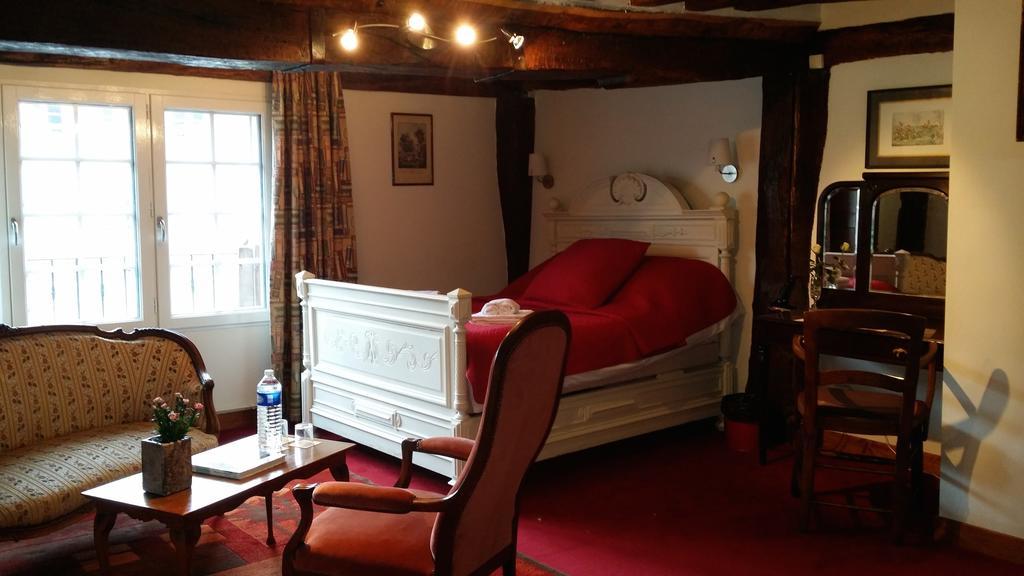 Les Trois Cheminees Chambres D'Hotes Livarot-Pays-d'Auge Exteriör bild