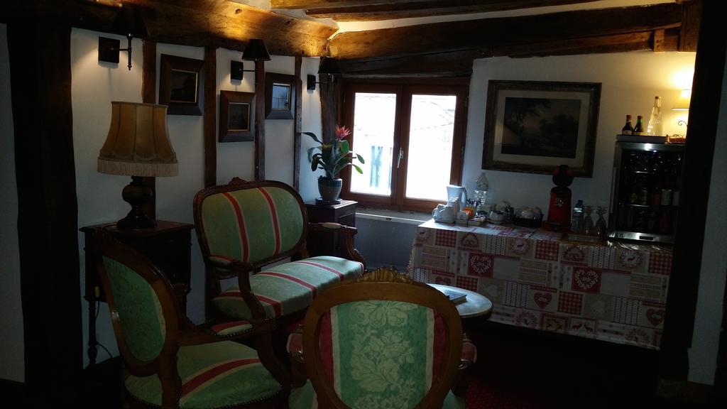 Les Trois Cheminees Chambres D'Hotes Livarot-Pays-d'Auge Exteriör bild