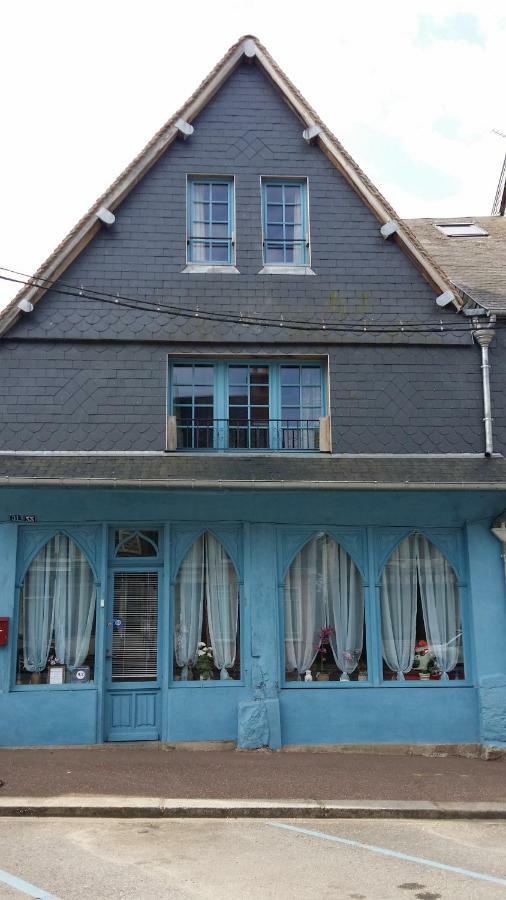 Les Trois Cheminees Chambres D'Hotes Livarot-Pays-d'Auge Exteriör bild